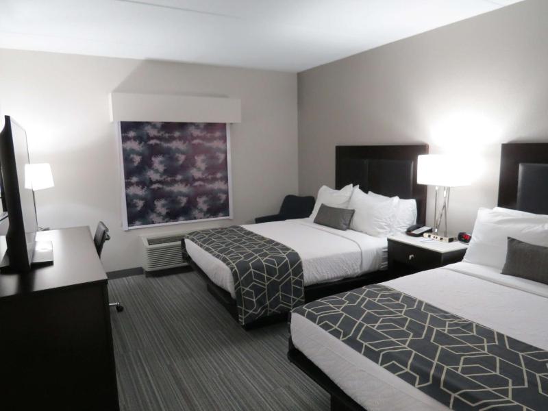 Standard Queen Room with Two Queen Beds image 3
