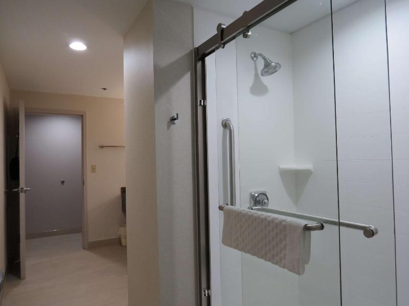 King Suite with Kitchenette image 3