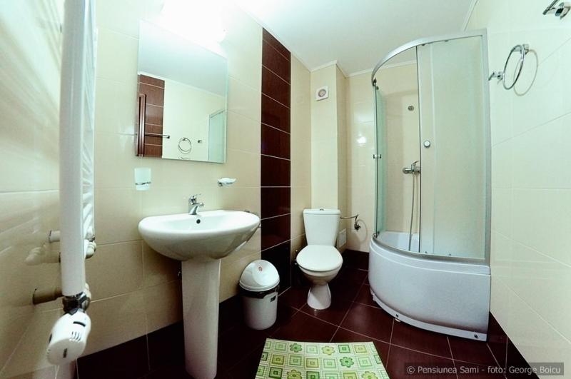 Double Room image 2