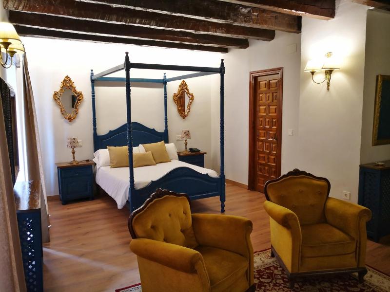 Superior Double Room image 3