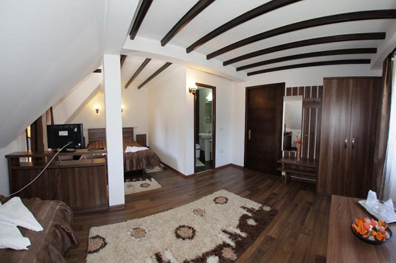 Triple Room image 4