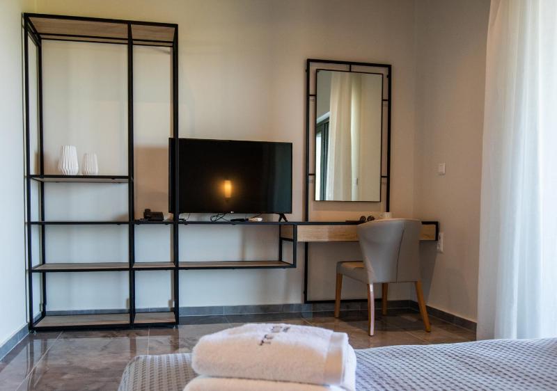 Superior Quadruple Room image 2