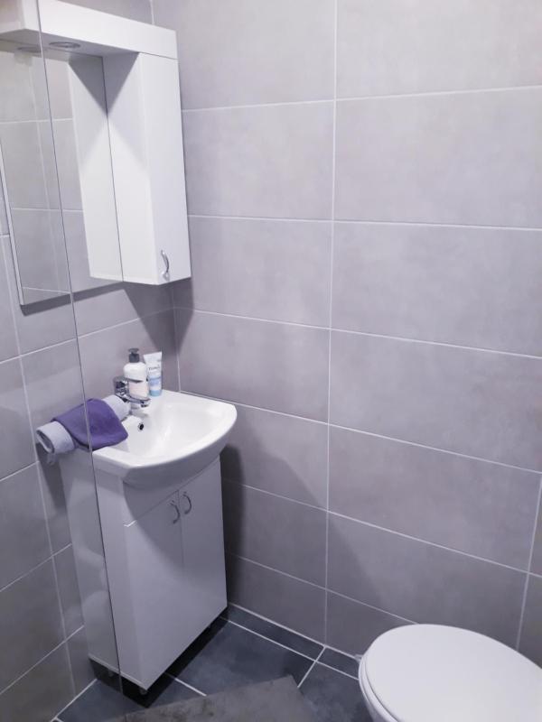 One-Bedroom Apartment image 3