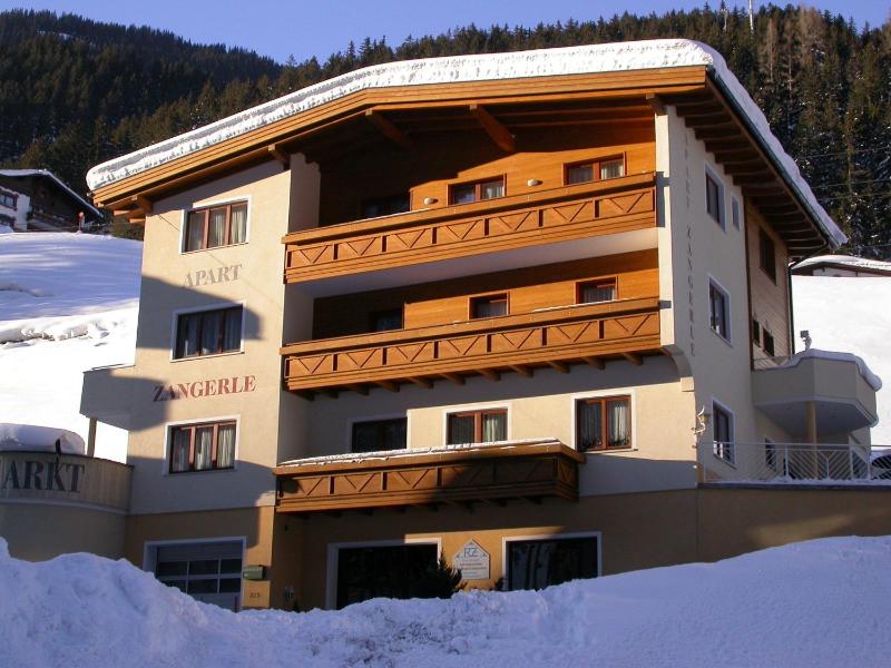 Classic Two-Bedroom Apartment with Balcony image 1