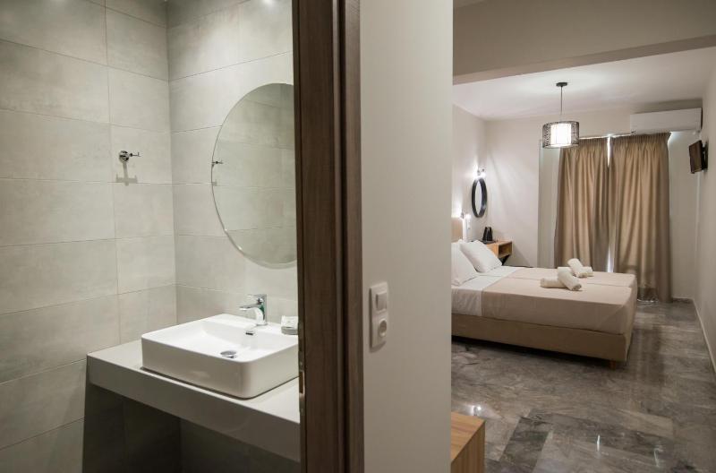 Junior Suite with Balcony image 3