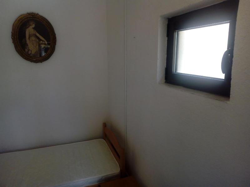 Single Room with Private Bathroom image 1