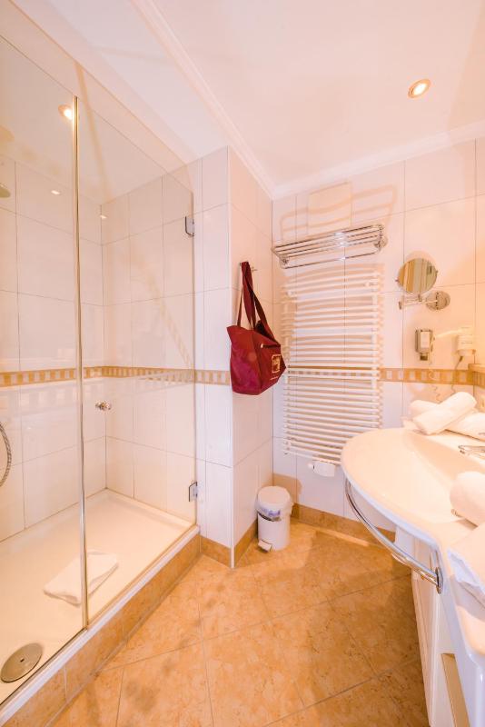 Single Room image 4