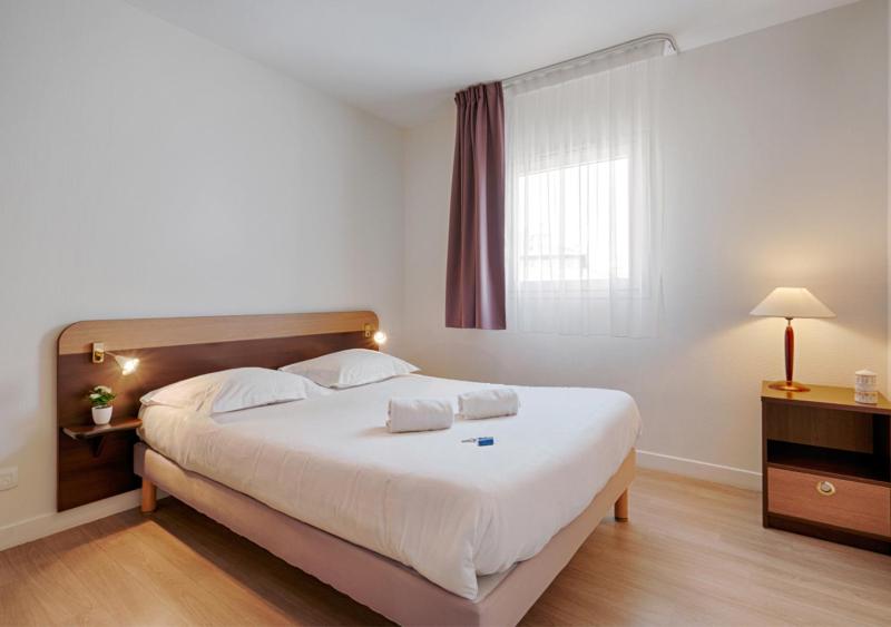 One-Bedroom Apartment image 1