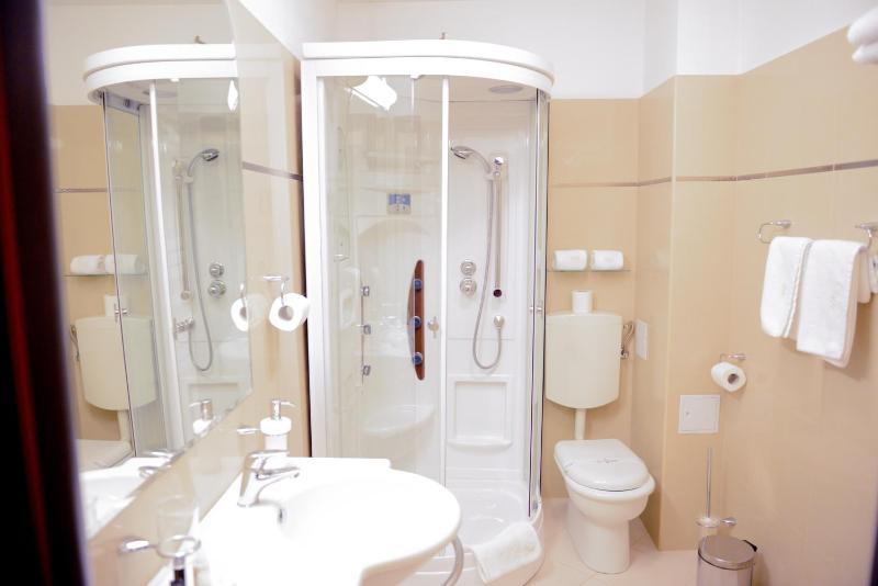 One-Bedroom Apartment image 1