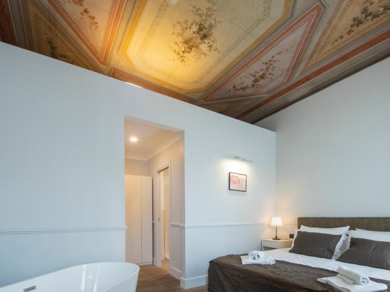 Deluxe Double Room with Bath image 1