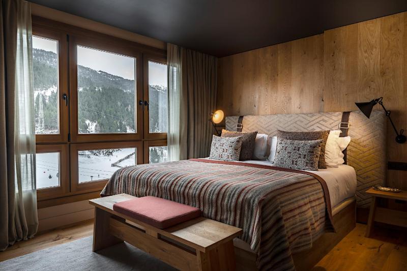Apartment with Mountain View image 3