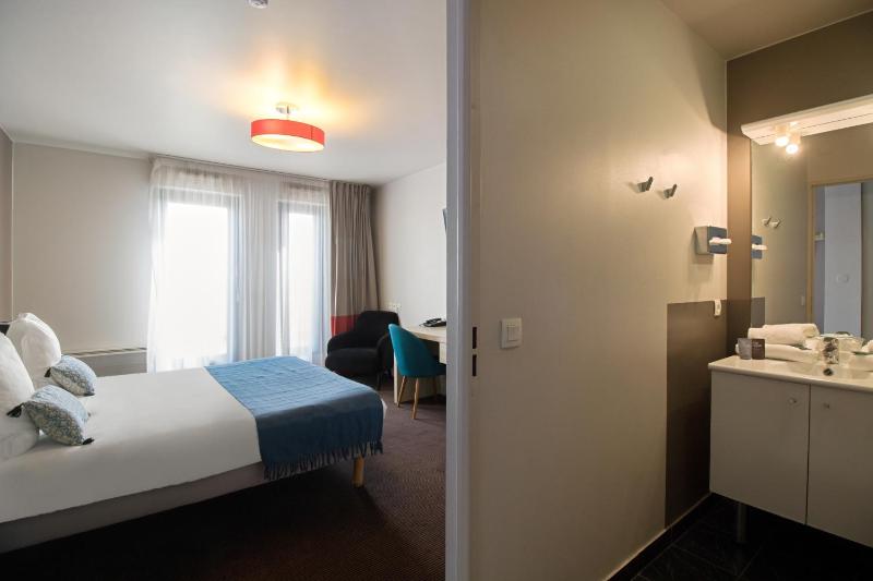 Superior Double Studio image 4