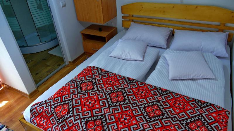 Double Room image 3