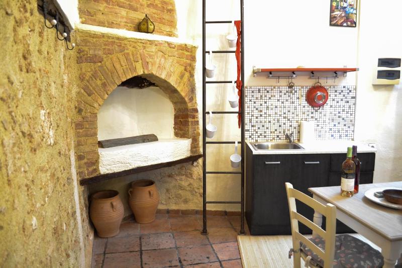 Studio 1st Floor image 3
