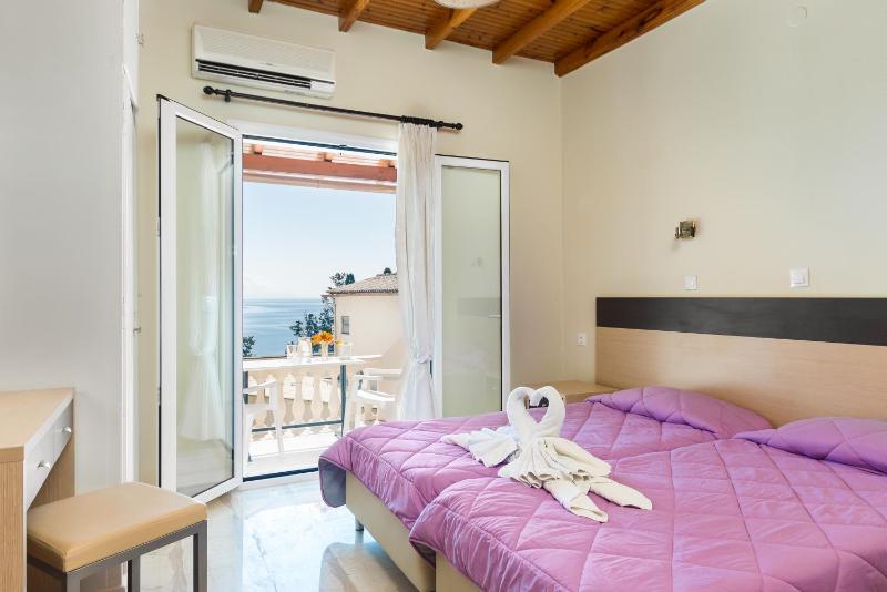 Special Offer - Studio with Sea View and with Car Package image 3