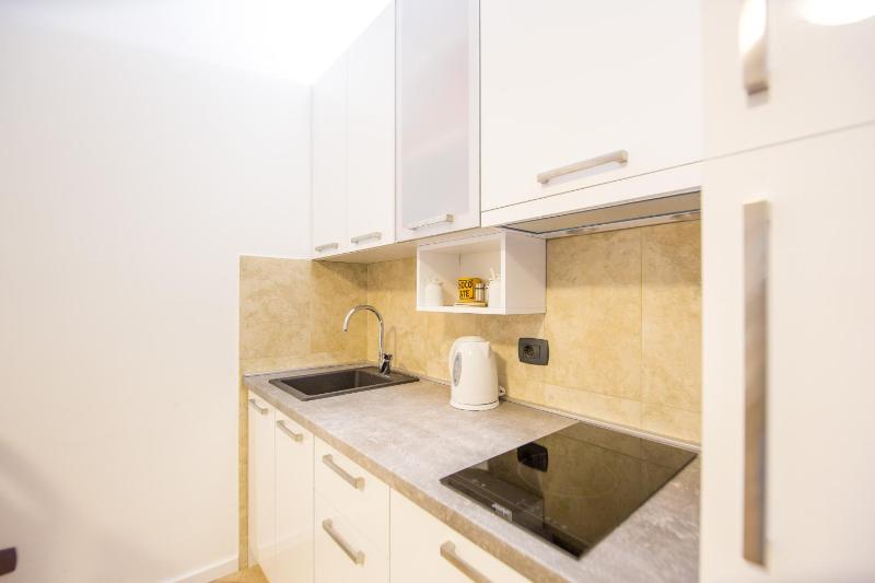 Studio Apartment image 1