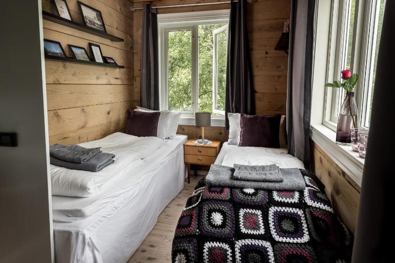 Twin Room with View image 1
