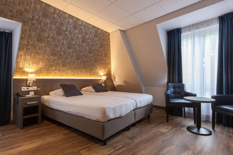 Comfort Twin Room image 1