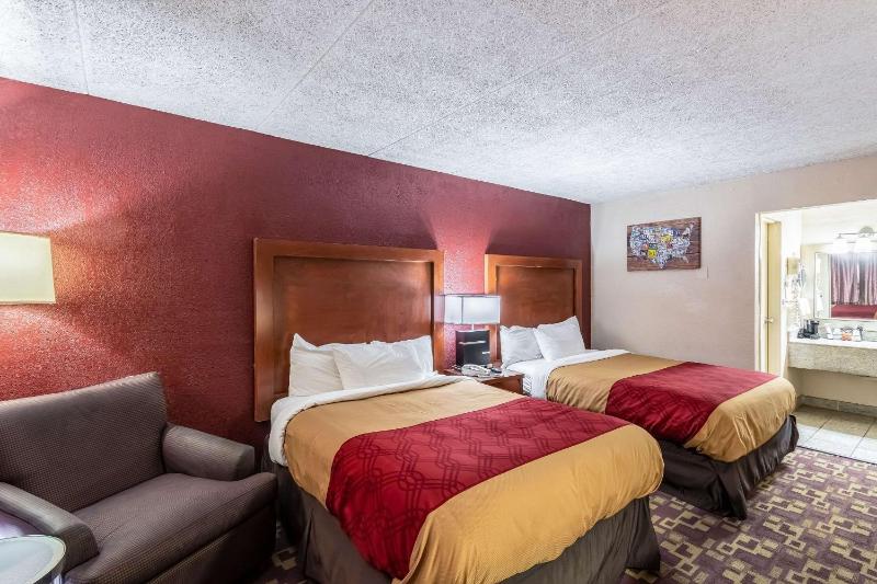 Double Room with Two Double Beds - Non-Smoking image 4