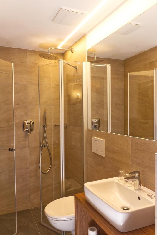 Double Room image 4