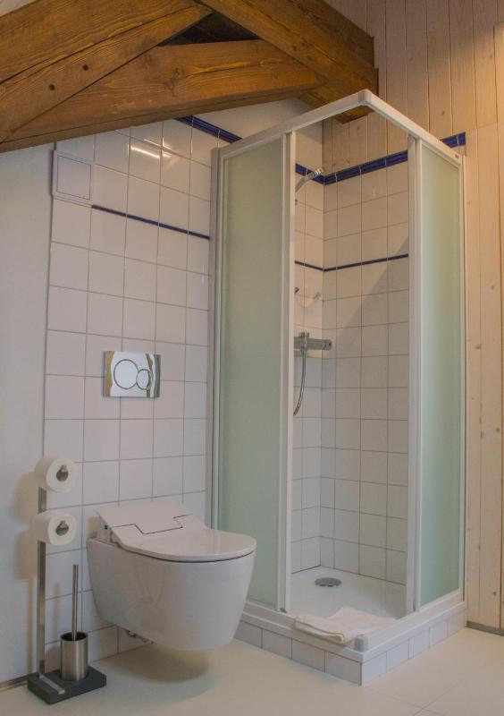 Standard Quadruple Room image 3