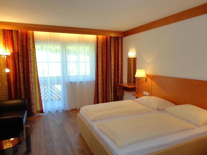 Double Room image 3