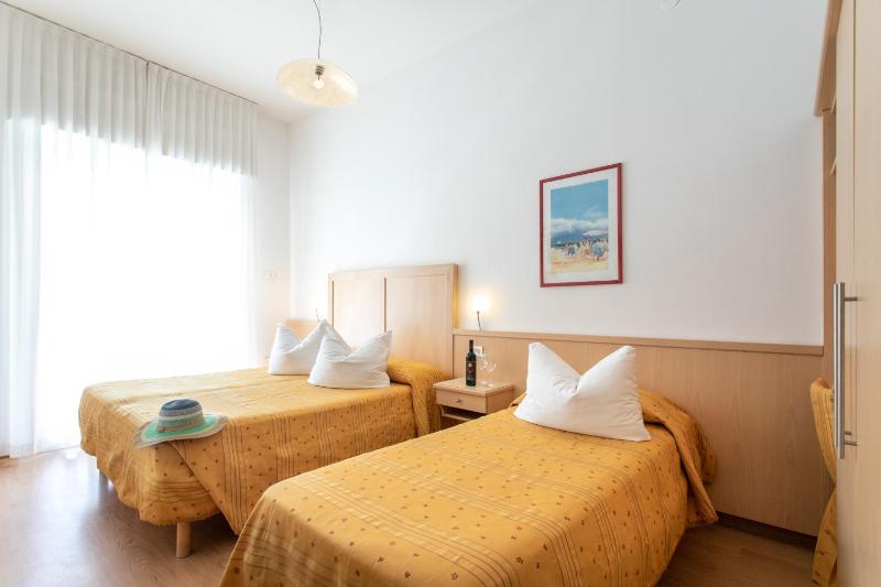 Triple Room with Balcony image 2