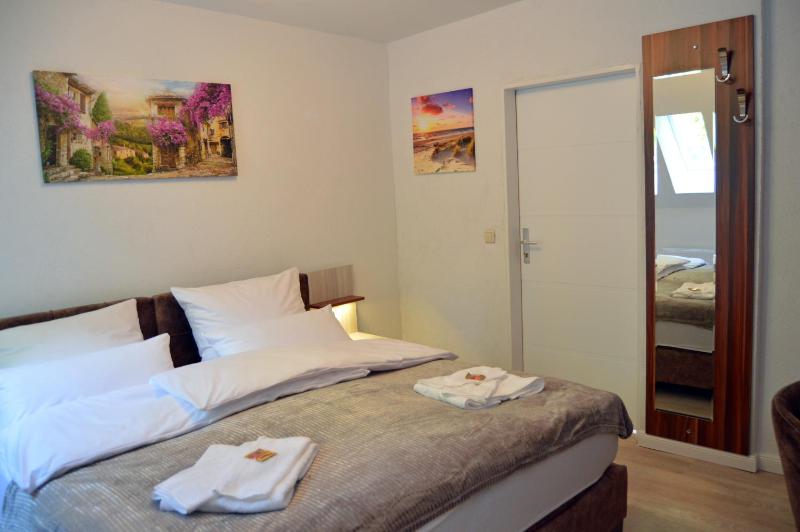 Deluxe Double Room image 4