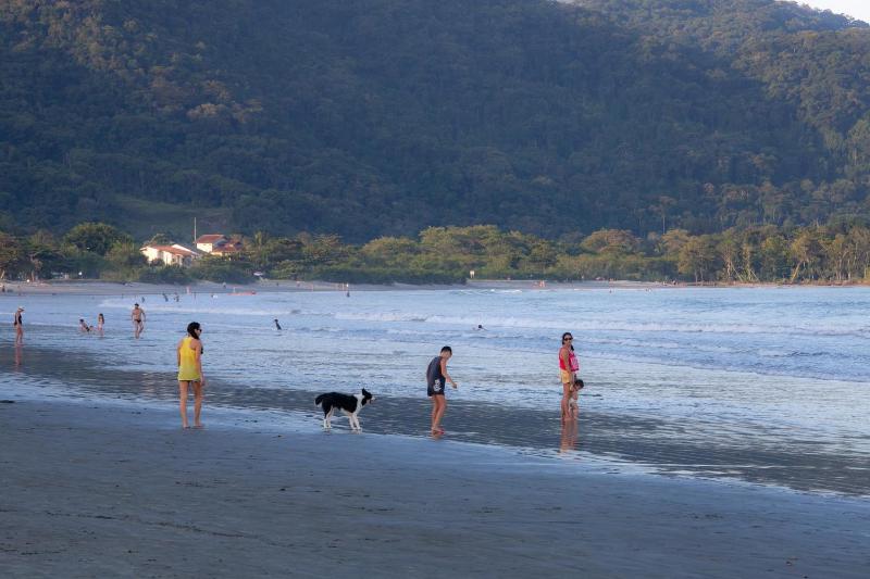 Apartamento Ubatuba AR Varanda Gourmet Piscinas e 300mt Praia - image 7
