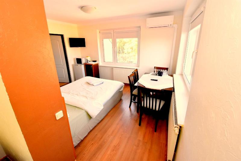Family Apartment (5 Adults) image 4