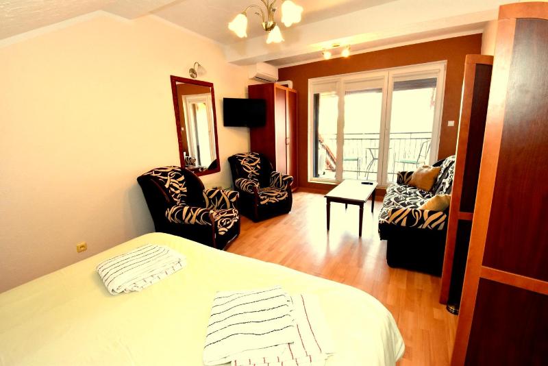 Apartment with Balcony image 4