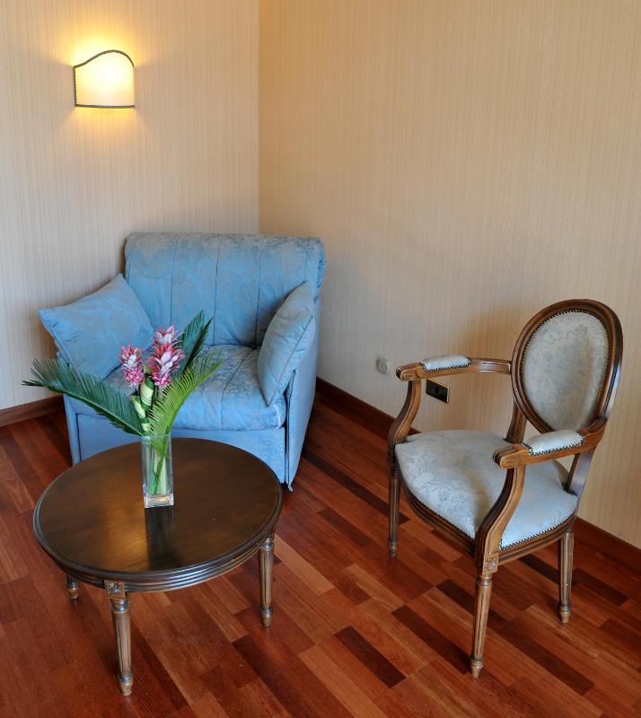 Family Room - Split Level image 4