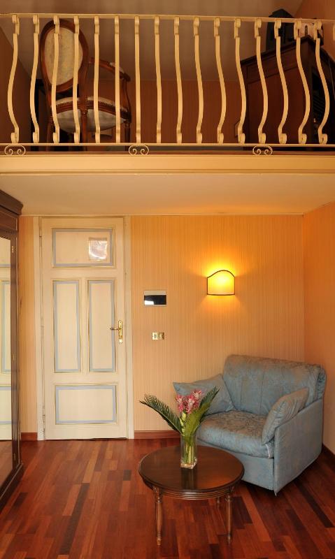 Family Room - Split Level image 3