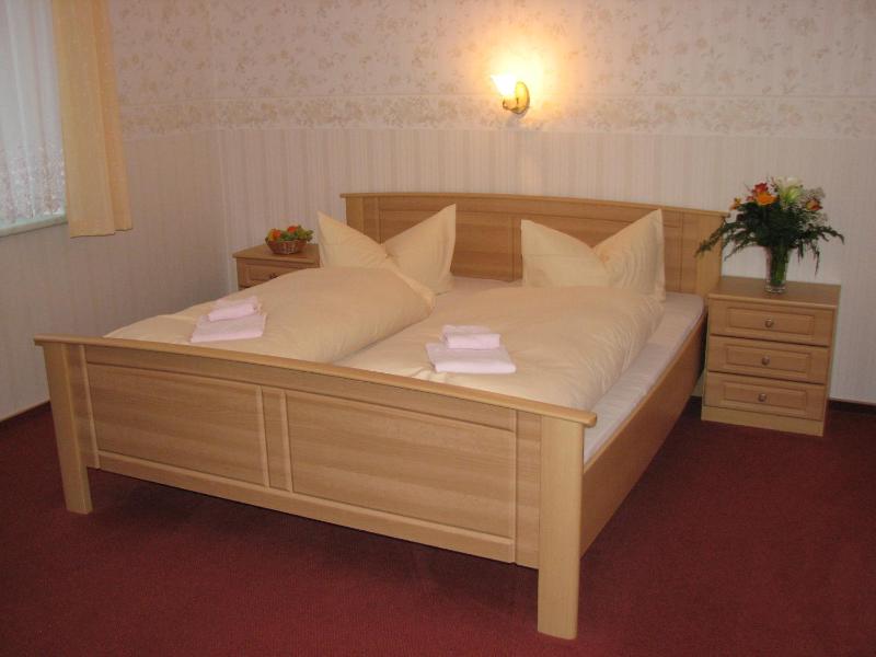 Quadruple Room with Shower image 3