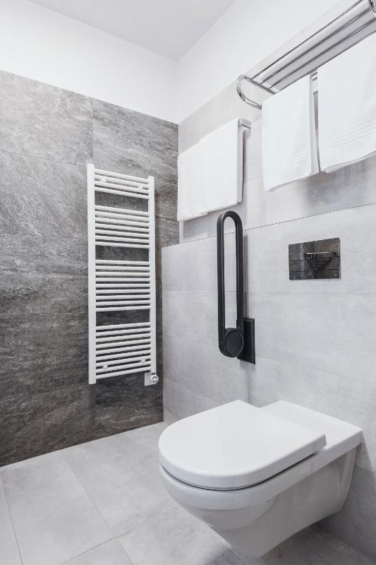 Superior Double Room with Garden View image 3