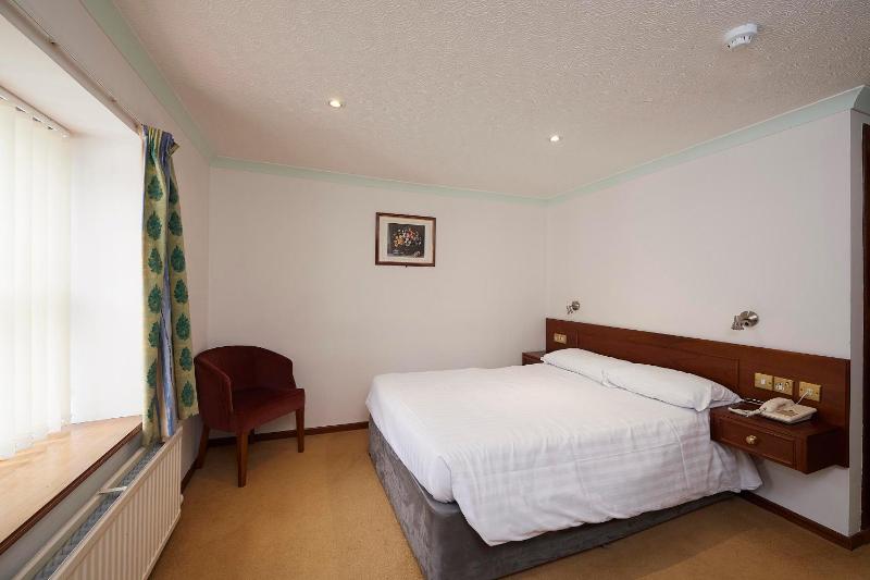 Standard Double Room image 3