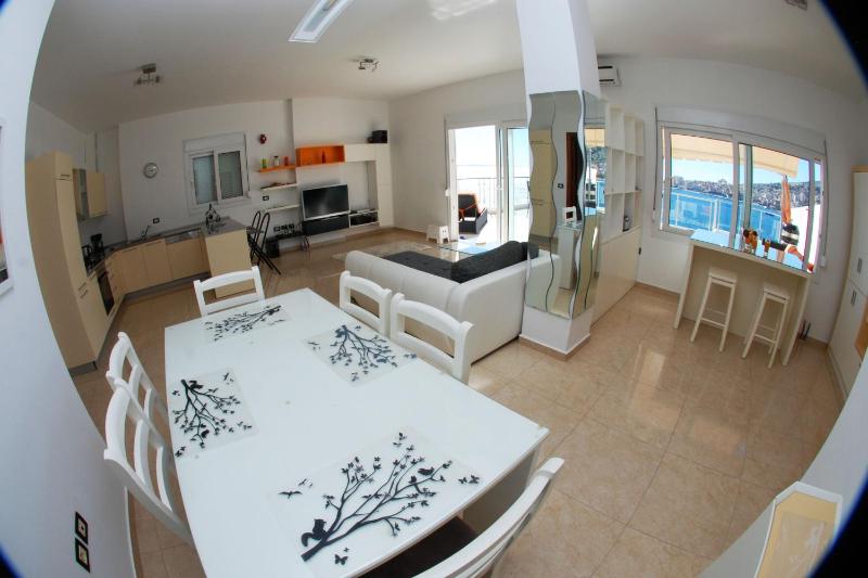 Apartment with Sea View image 2