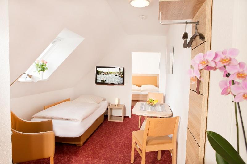 Apartment (3 Adults) image 3