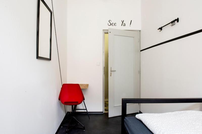 Single Room with Shared Shower and Toilet image 2