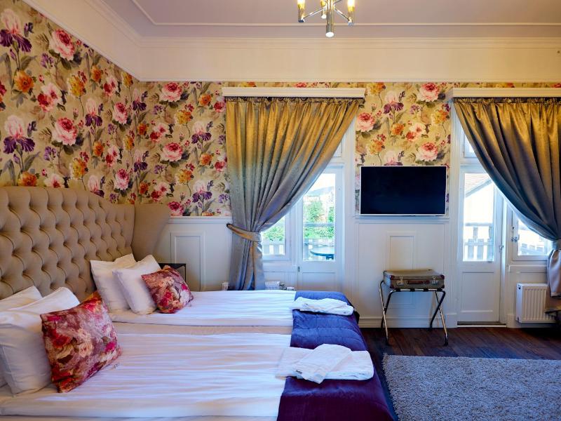 Superior Double Room image 1