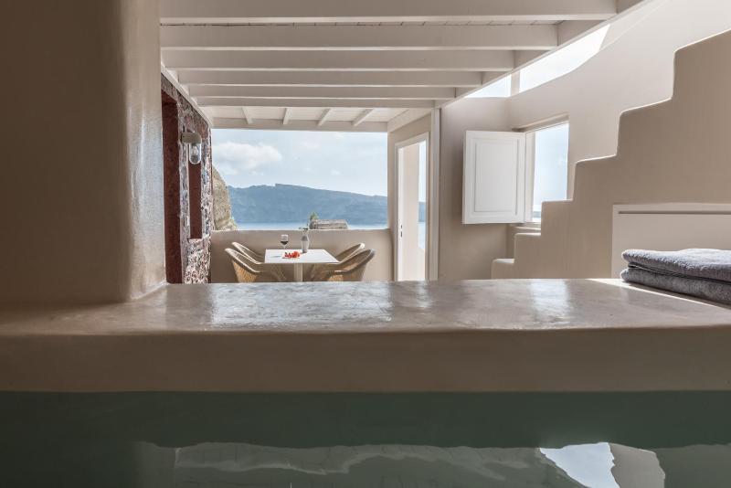 Deluxe Pool Villa with Caldera & Direct Sunset Views image 2