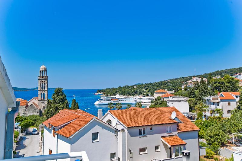 One-Bedroom Apartment with Balcony image 1