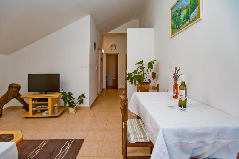 One-Bedroom Apartment with Balcony image 2