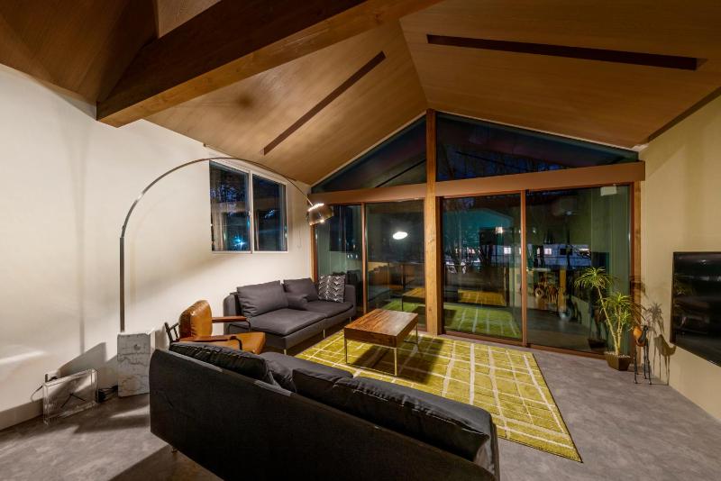 Grey Wolf Chalet by Hakuba White Fox Company - image 13
