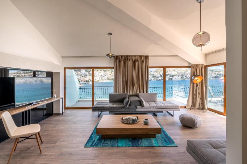 Executive Suite image 1