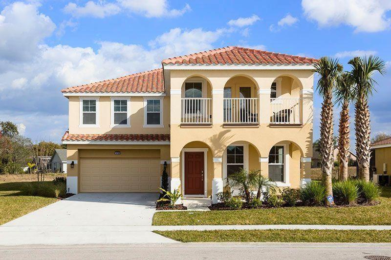 Six-Bedroom House image 3