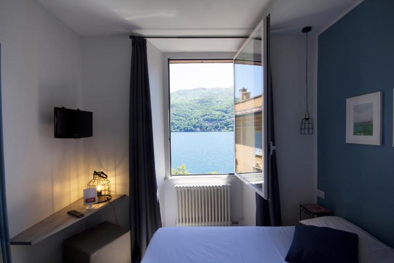 Small Double Room image 4