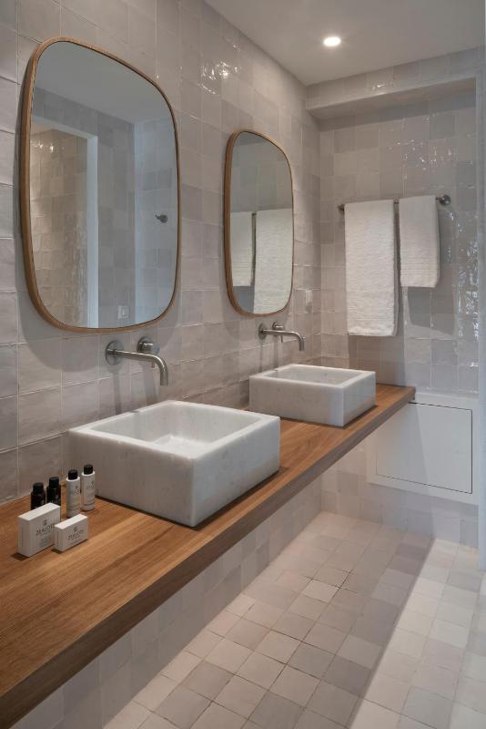 Suite with Acropolis View image 4