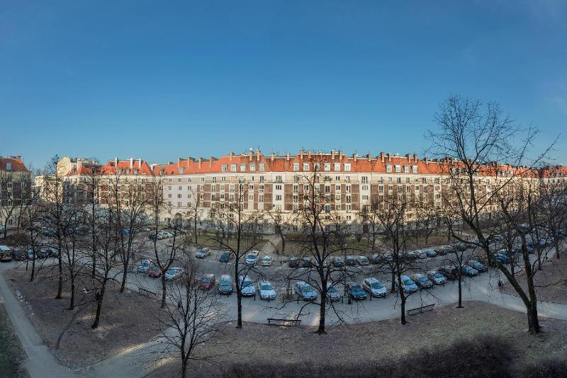 One-Bedroom Apartment image 4