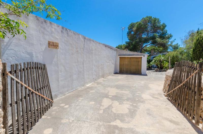 Three-Bedroom House image 2